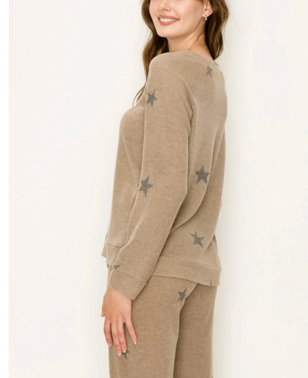 Comfy top with raglan sleeves top In our mocha stars print comfy brushed Jersey