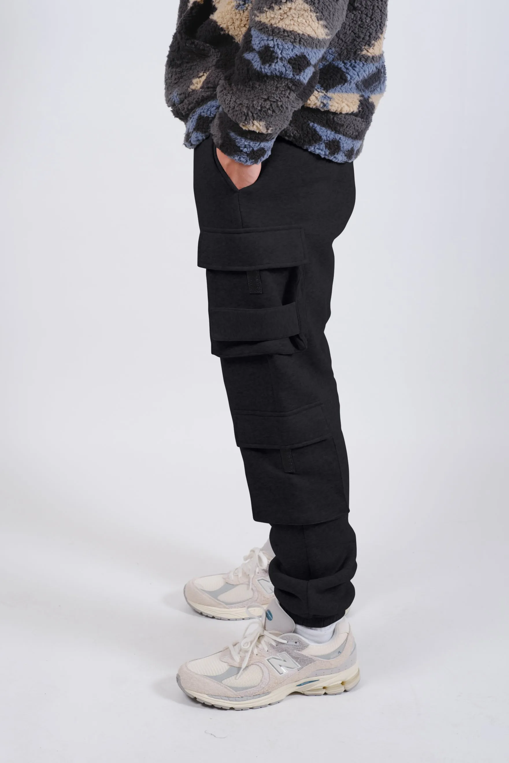 Multi Pocket Velcro Detail Fleece Cargo Sweatpant