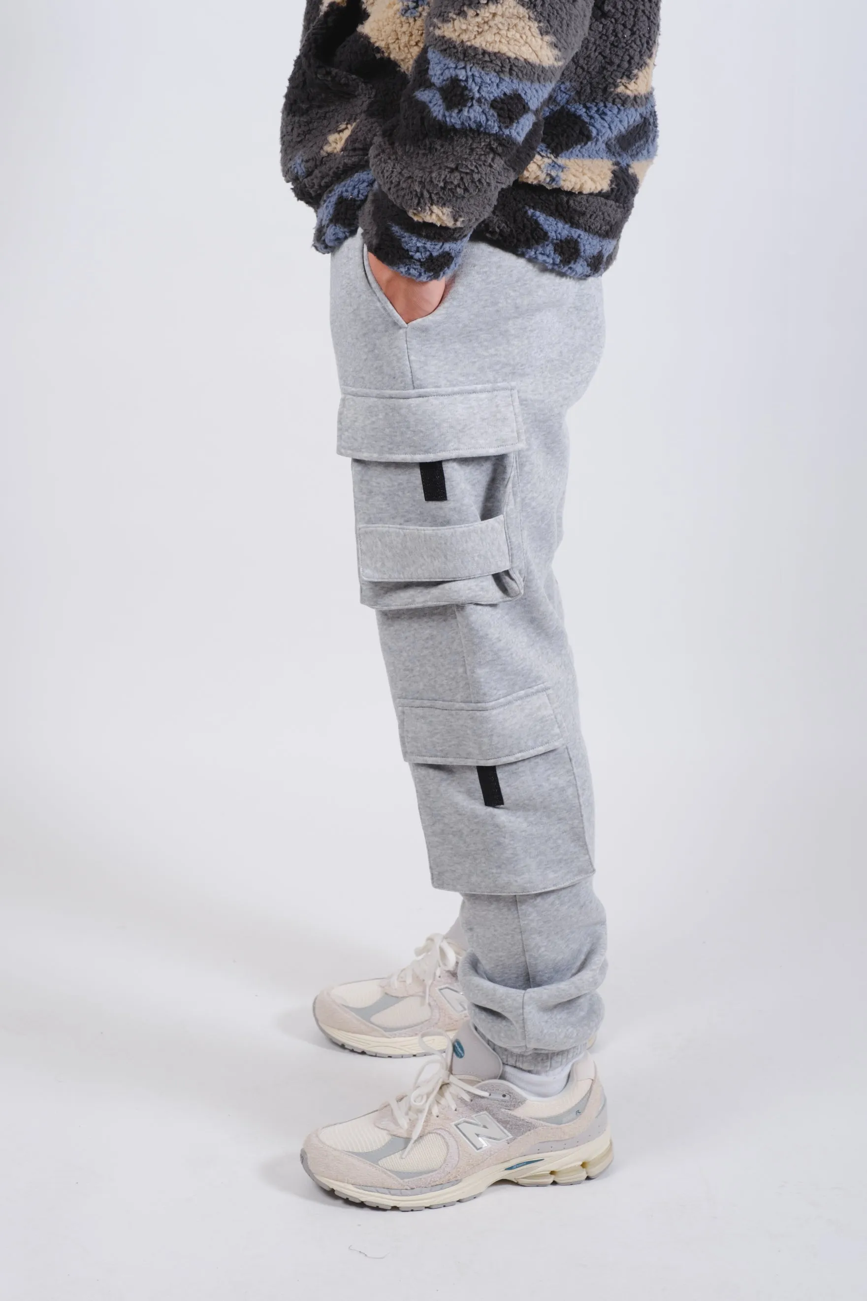 Multi Pocket Velcro Detail Fleece Cargo Sweatpant